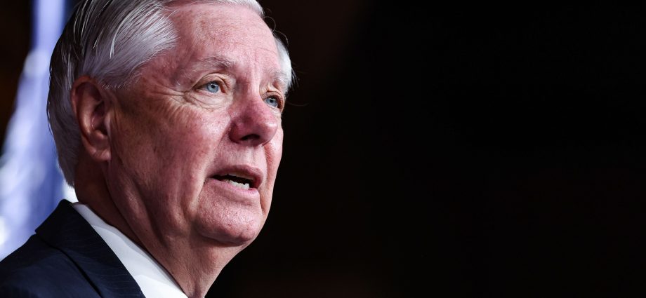 there-are-endless-conspiracy-theories-about-lindsey-graham’s-death