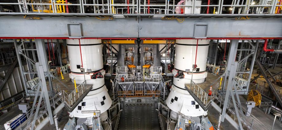 nasa’s-artemis-iii-flight-hardware-stacks-up-at-kennedy