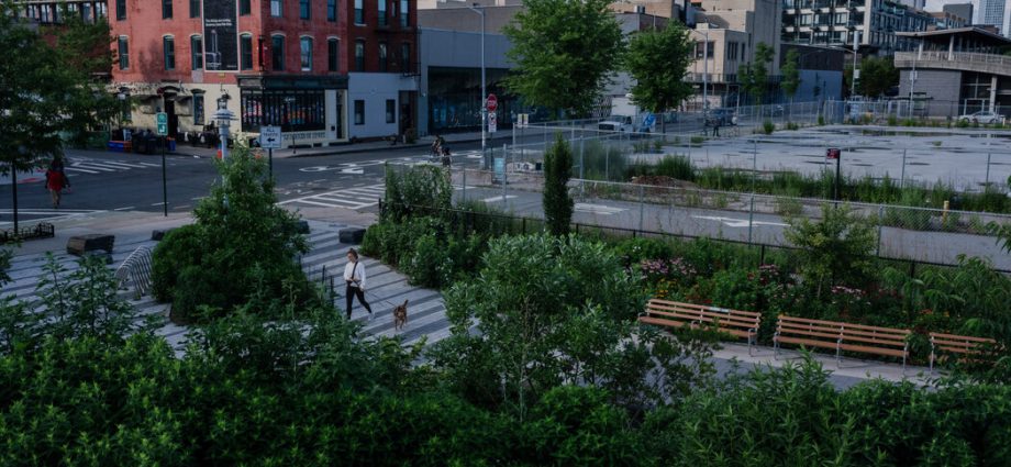 housing-or-flood-protection?-in-brooklyn,-housing-is-winning.