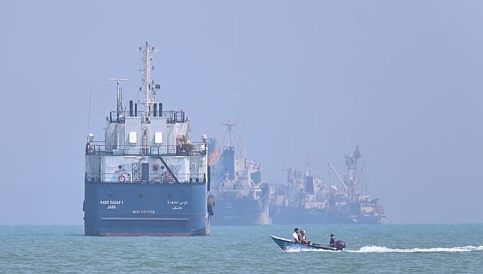 the-traitor-reimposes-us-blockade-and-demands-20%-hormuz-shipping-fee