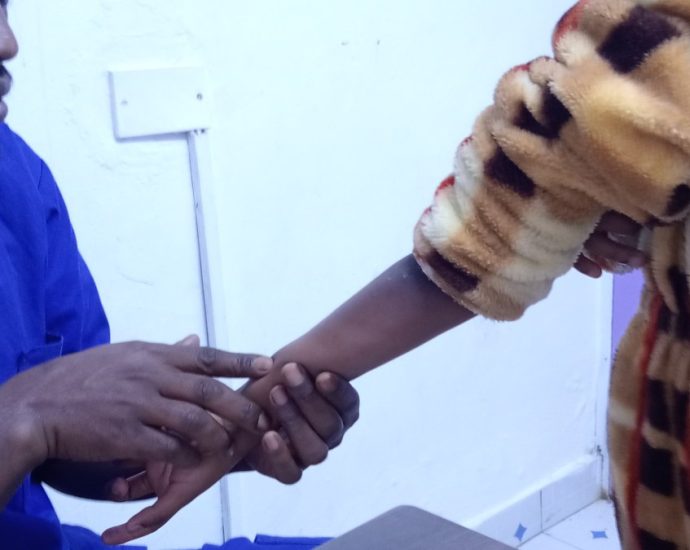 how-kenyan-volunteers-hunt-polio’s-hidden-trail