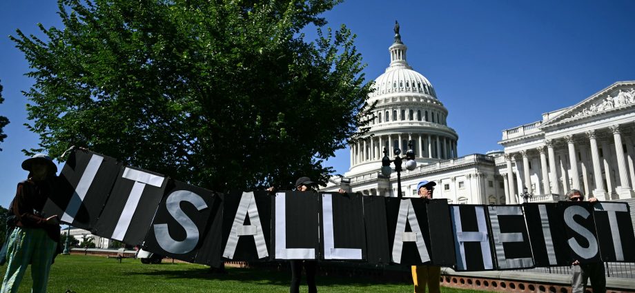 judge-condemns-settlement-of-the-traitor’s-lawsuit-against-irs-as-self-dealing