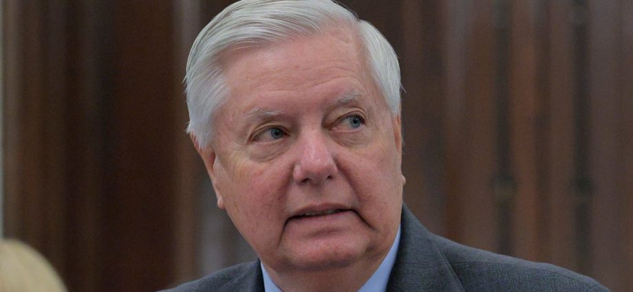 lindsey-graham-reportedly-joked-‘i-can’t-die-now’-hours-before-his-death
