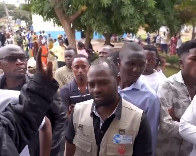 dozens-of-healthcare-workers-in-drc-strike-amid-ebola-outbreak