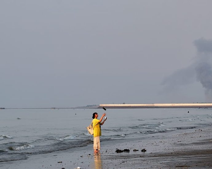 us-iran-conflict-widens-after-deadly-tanker-attack-in-strait-of-hormuz