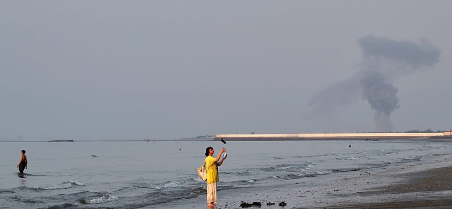 us-iran-conflict-widens-after-deadly-tanker-attack-in-strait-of-hormuz