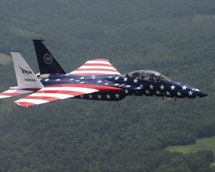 nasa-jets-turn-red,-white,-and-blue