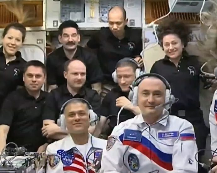 new-trio-enters-station-and-joins-expedition-74-crew