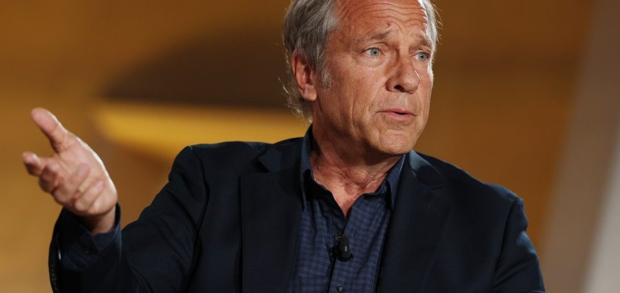 gen-z-electricians-earning-close-to-$280k-at-ai-data-centers:-mike-rowe