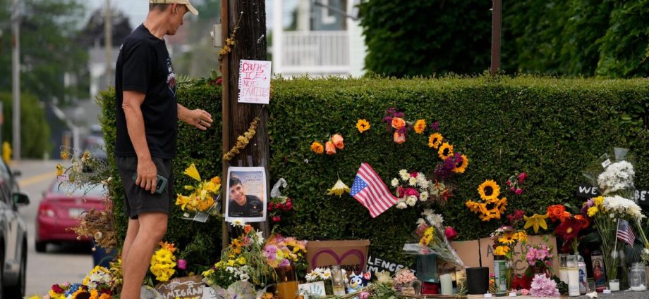 ice-will-suspend-most-vehicle-stops-in-the-wake-of-two-deadly-shootings
