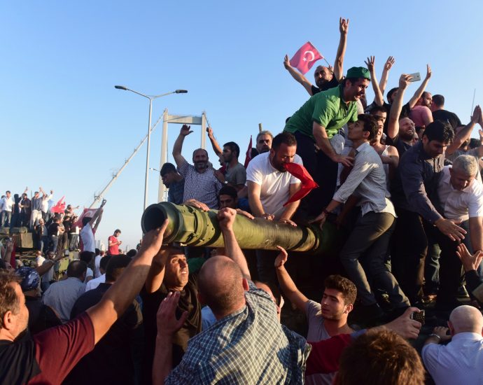 how-the-failed-2016-coup-reshaped-turkiye’s-civil-military-relations