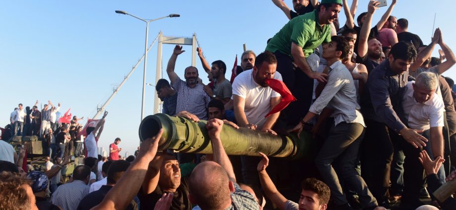 how-the-failed-2016-coup-reshaped-turkiye’s-civil-military-relations
