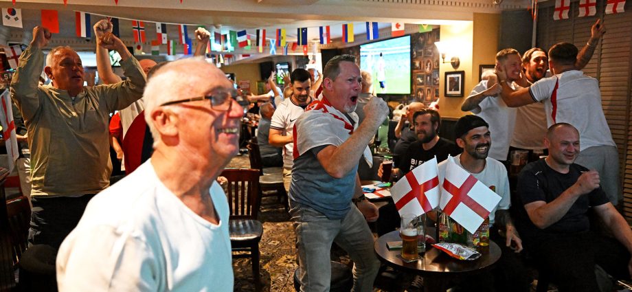 thirsty-england-fans-could-down-an-extra-6-million-pints-for-semifinal-clash