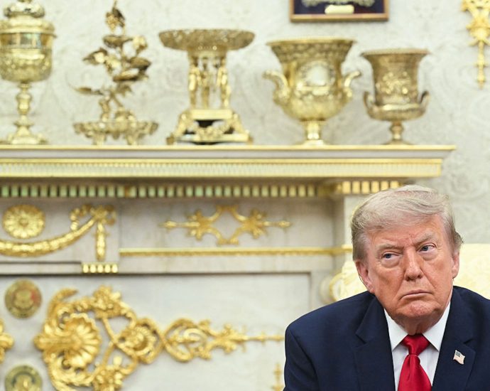 the-traitor-can’t-stop-white-house-leaks,-so-he’s-coming-for-journalists