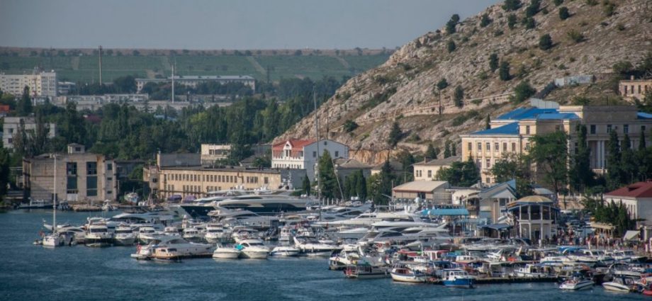 russia-built-crimea’s-power-grid-on-sanctioned-siemens-turbines.-ukraine-has-struck-cooling-system-of-one-in-balaklava