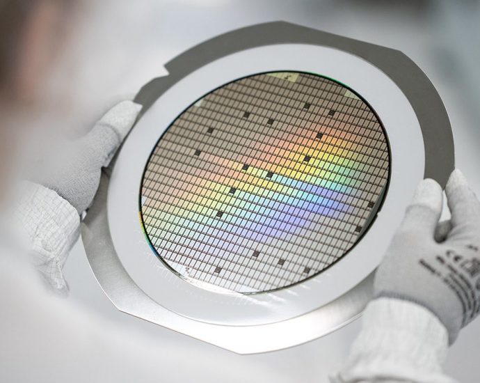 bosch-begins-silicon-carbide-sample-production-at-roseville,-its-first-us-chip-fab