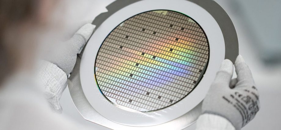 bosch-begins-silicon-carbide-sample-production-at-roseville,-its-first-us-chip-fab