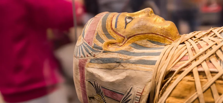 archaeologists-found-homer’s-iliad-inside-a-1,600-year-old-egyptian-mummy