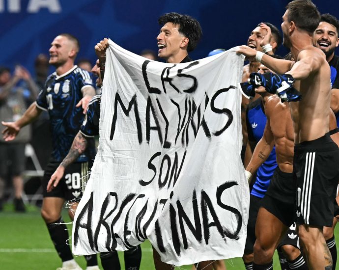 uk-urges-fifa-to-investigate-argentina-over-world-cup-falklands-banner