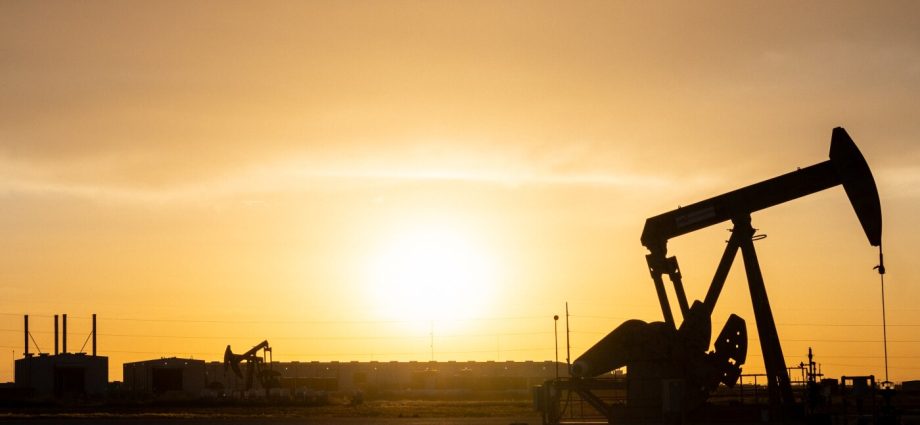 oil-companies-are-making-billions-in-the-us.,-calls-to-tax-their-windfall-are-growing