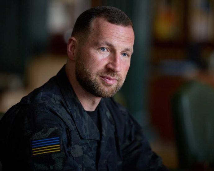 zelenskyy-defends-the-right-to-protest-and-hands-defense-to-his-strike-war-chief