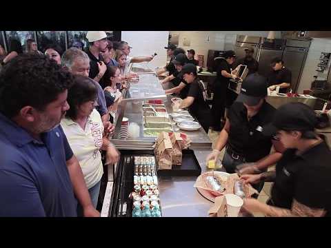 us-burrito-chain-chipotle-opens-first-restaurant-in-mexico