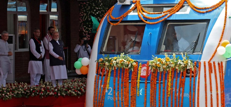 india-debuts-hydrogen-powered-train-as-part-of-sustainability-drive