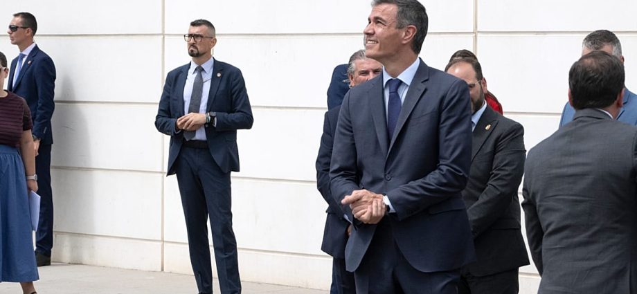sanchez-to-attend-spain-argentina-world-cup-final-in-new-york-without-his-wife