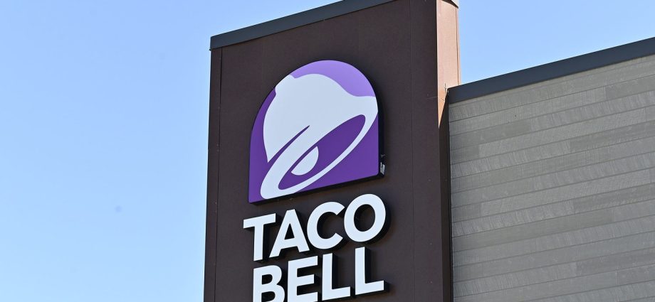 taylor-farms-lettuce-at-taco-bell-linked-to-stomach-bug-outbreak