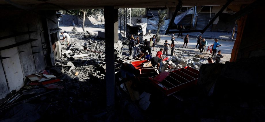 israeli-attacks-on-gaza-kill-14,-including-mourners-attending-funeral