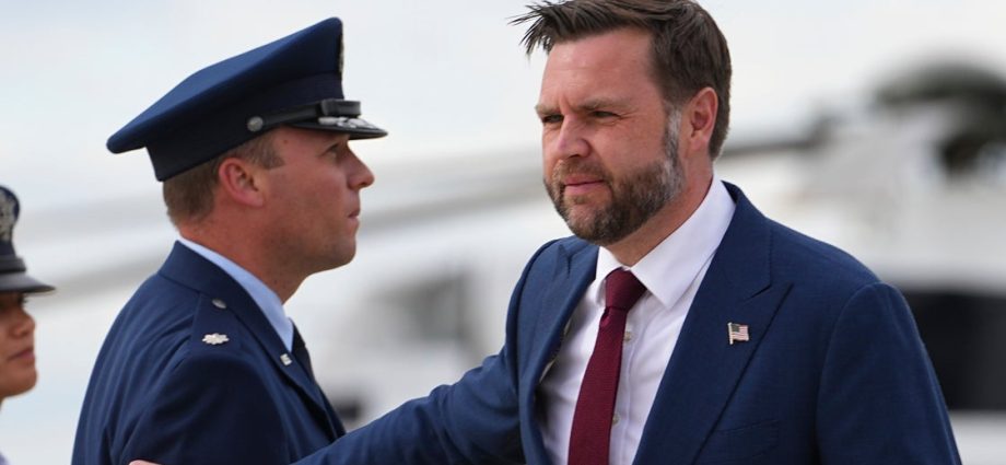 jd-vance’s-‘unprecedented-use-of-government-resources’-is-irking-secret-service:-report