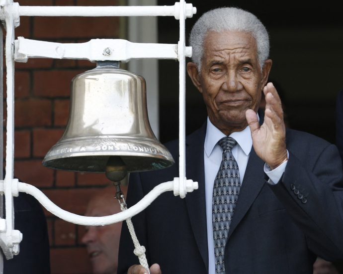 all-time-west-indies-cricket-great-garfield-sobers-dies-aged-89