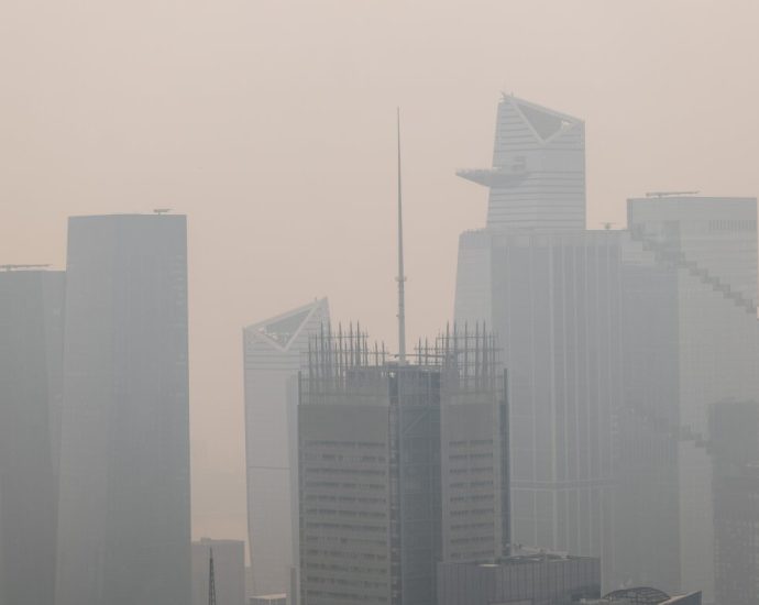 dangerous-wildfire-smoke-continues-to-blanket-parts-of-the-us.