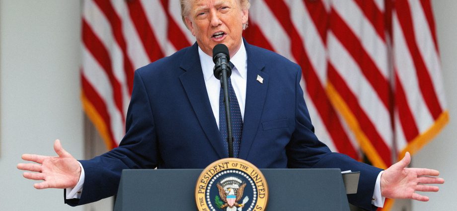 conspiracy-theorists-think-the-traitor’s-speech-paves-the-path-to-the-insurrection-act