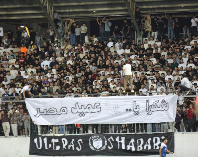 palestine-football-fans-honour-egyptian-coach-hossam-hassan