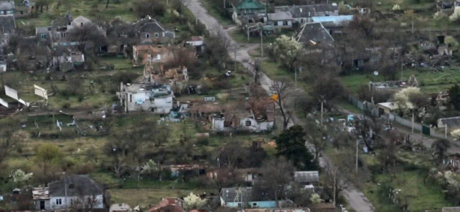 international-monitors-confirm-russia’s-blockade-of-occupied-oleshky,-where-the-living-starve-and-the-dead-go-unburied