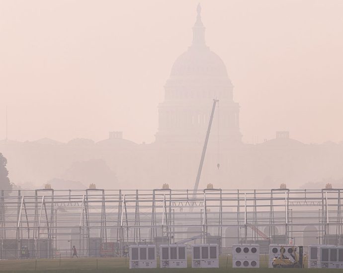 the-latest-thing-the-traitor-wants-to-stop-at-the-border:-smoke