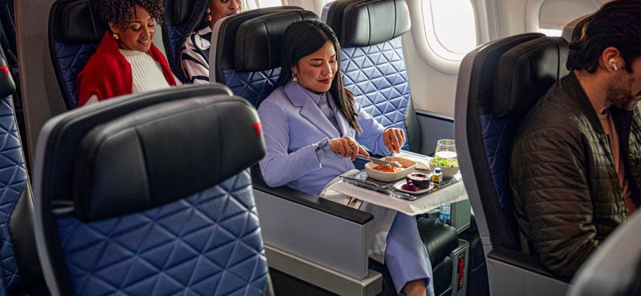 the-striking-differences-between-premium-economy-&-economy-class-in-2026