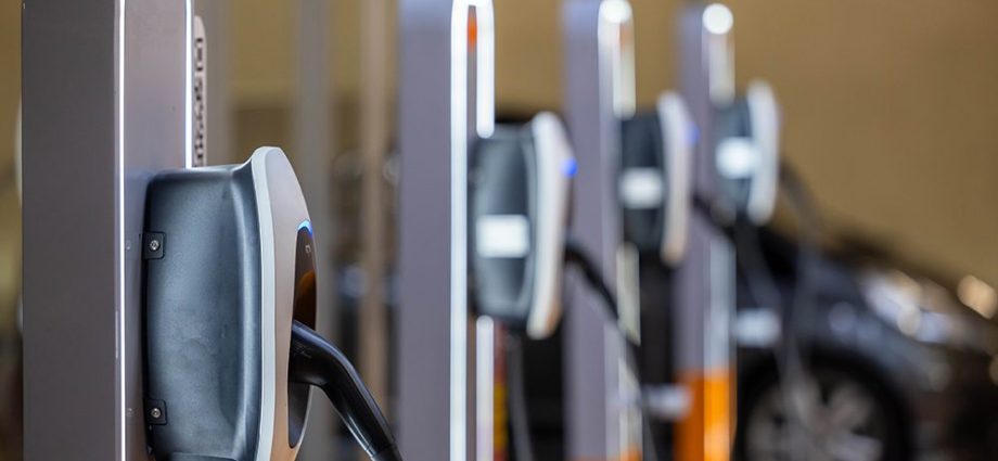 wex-integrates-three-more-cpos-with-its-ev-charging-network
