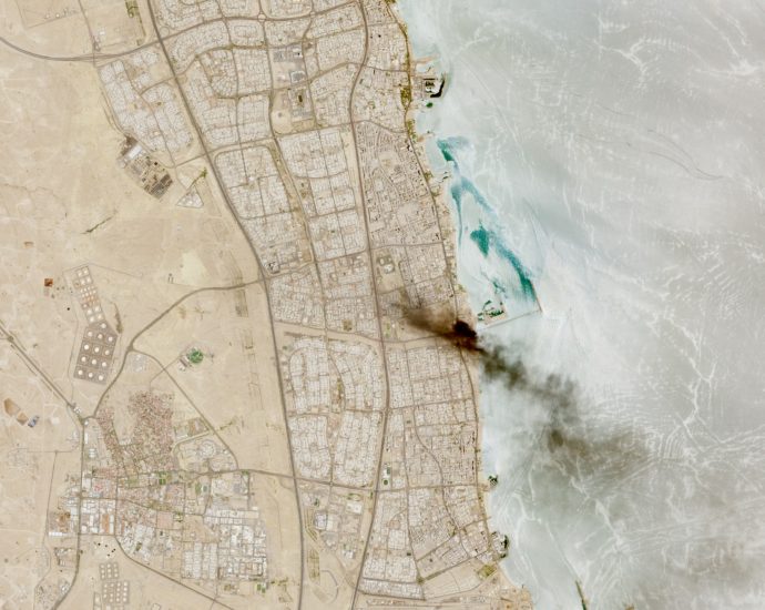 us-hits-iran-for-eighth-consecutive-night,-iran-returns-fire-on-gulf-bases