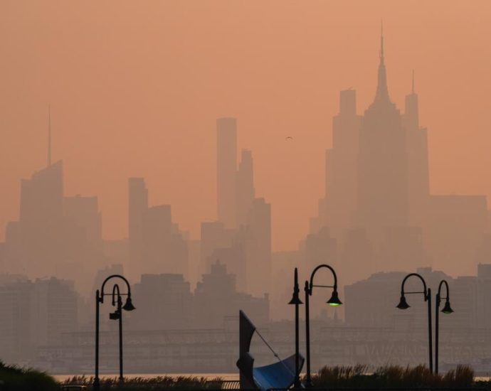 thunderstorms-will-clear-wildfire-smoke-from-northeast,-but-unhealthy-air-persists