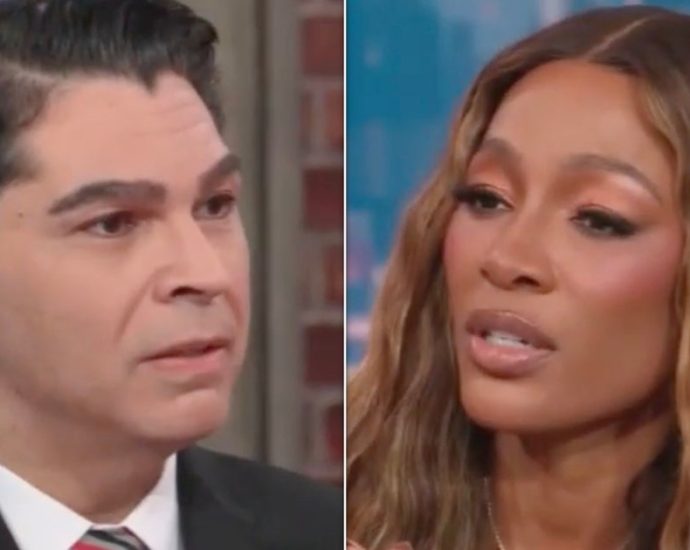 cnn-panelists-clash-after-conservative-guest-defends-ice,-fbi-following-fatal-shooting