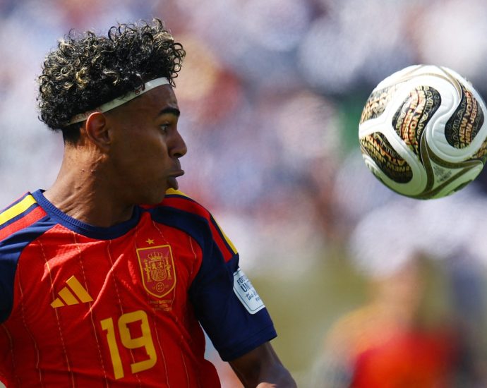 what-happened-in-the-first-half-of-the-spain-vs-argentina-world-cup-final?