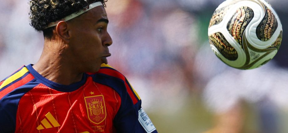 what-happened-in-the-first-half-of-the-spain-vs-argentina-world-cup-final?