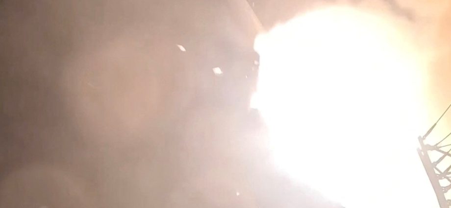 us-bombs-iran-for-ninth-consecutive-night-as-hormuz-tensions-escalate
