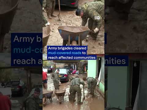chilean-army-and-police-rescue-families-cut-off-by-floods-|-dw-news