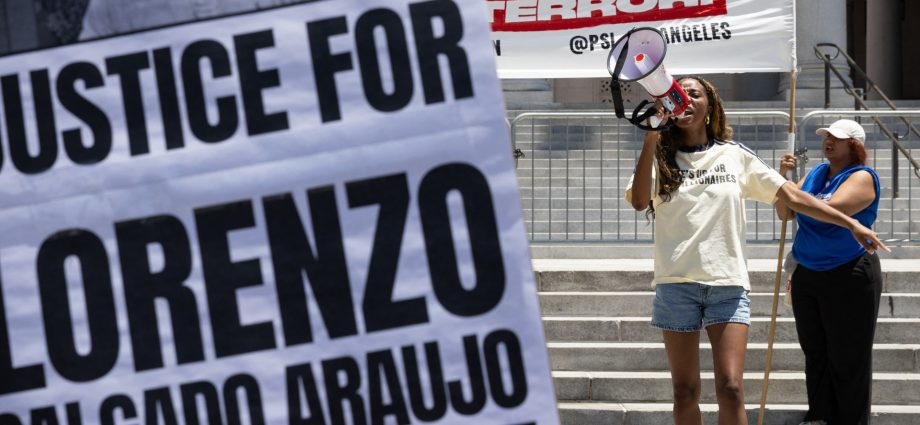 protests-continue-in-houston-over-ice-killing-of-lorenzo-salgado-araujo