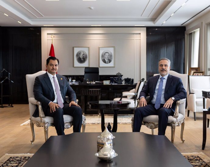 turkiye-and-libya’s-haftar-are-boosting-military-ties.-is-egypt-worried?