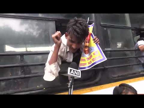 indian-police-beat-‘cockroach’-movement-protesters