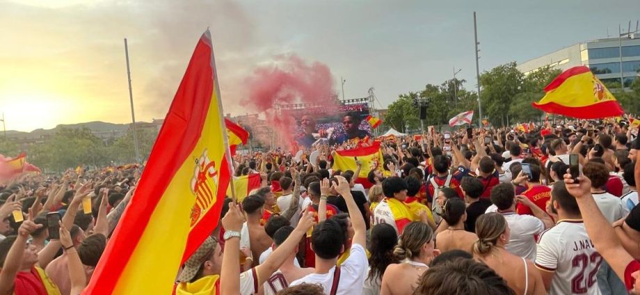 jubilation-in-spain-as-la-roja-beat-argentina-to-win-second-world-cup-title
